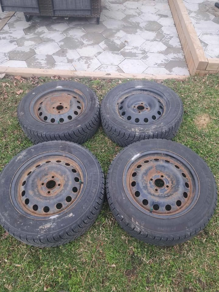 205/60 R16 Winter Tires on Rims - photo 3