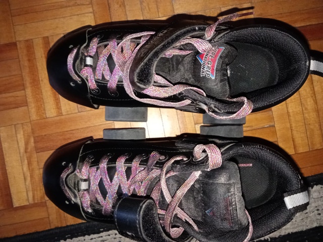 Sure-Grip Roller Skate - size 7.5 women