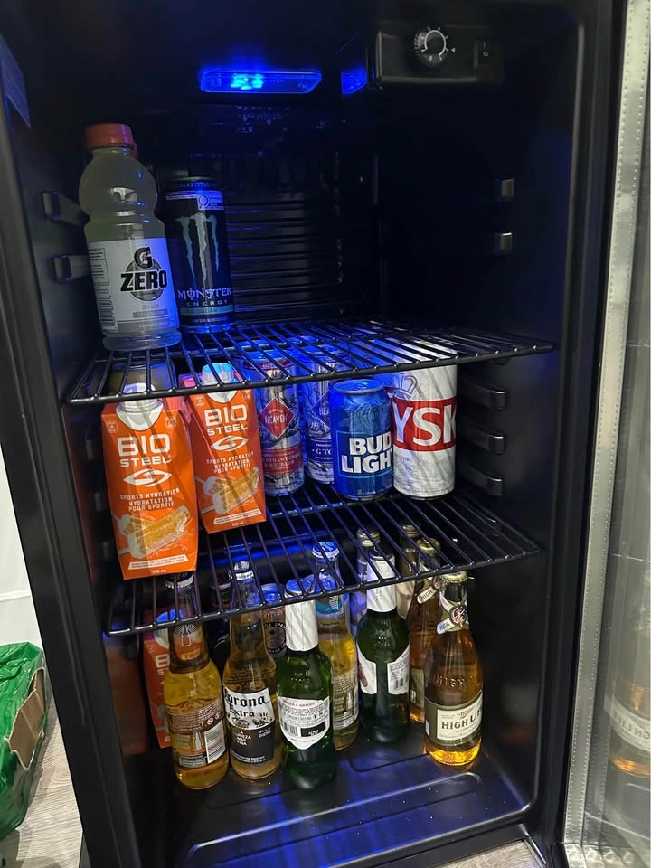 Costway 3.2 Cu.Ft. Beverage Fridge - Holds 120 Cans (Glass Door - photo 4