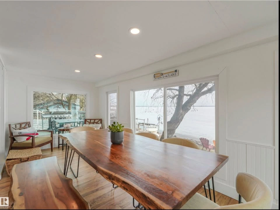 5 Bed 2 Bath House - photo 3