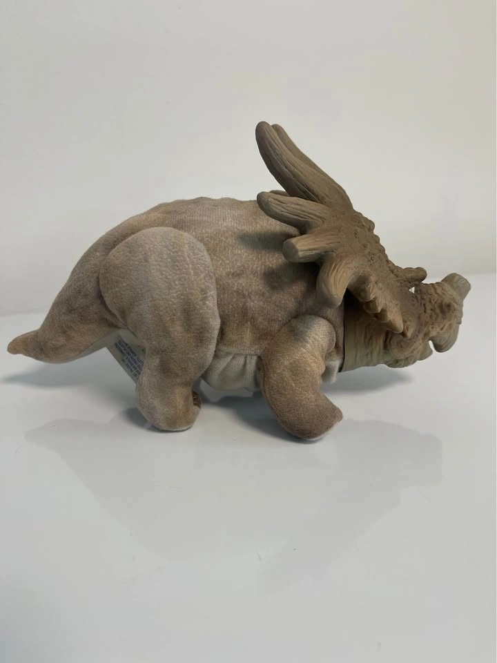 Disney's Dinosaur Movie Eema 9” Plush Toy - photo 3