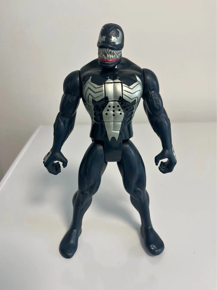 Toy Biz Venom 1998 Marvel Comics Action Figure 7" Talking Vintag