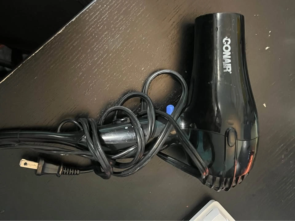 Assorted - blow dryers, hair curlers - photo 2