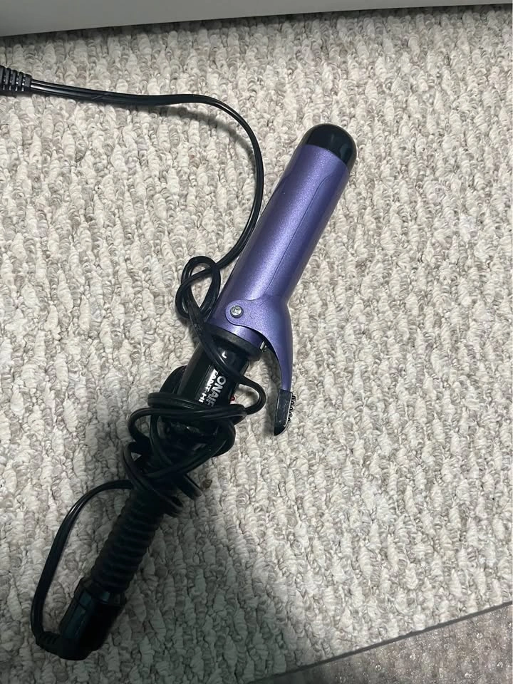 Assorted - blow dryers, hair curlers - photo 3