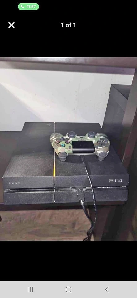 PlayStation 4 – 500GB + Controller