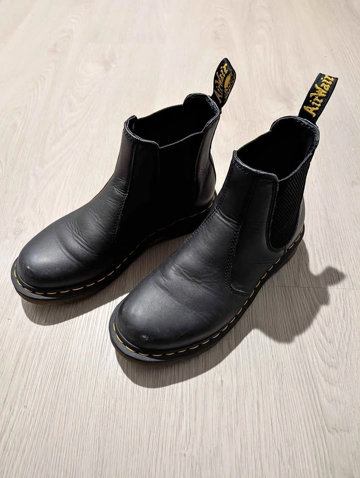 Size 8 Dr Martens Chelsea Boots
