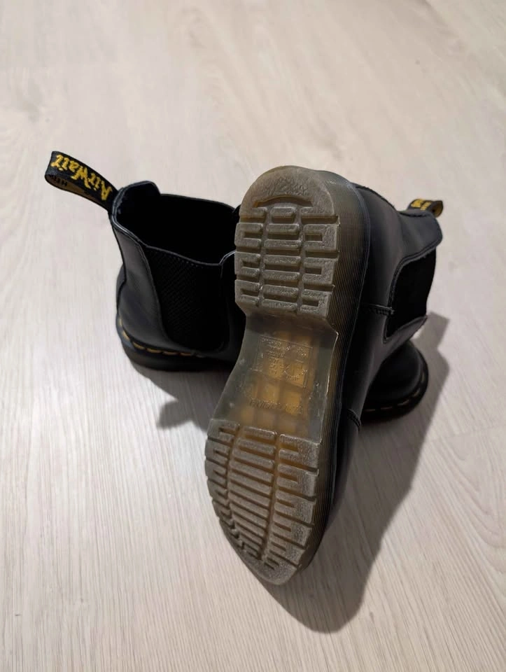 Size 8 Dr Martens Chelsea Boots - photo 2