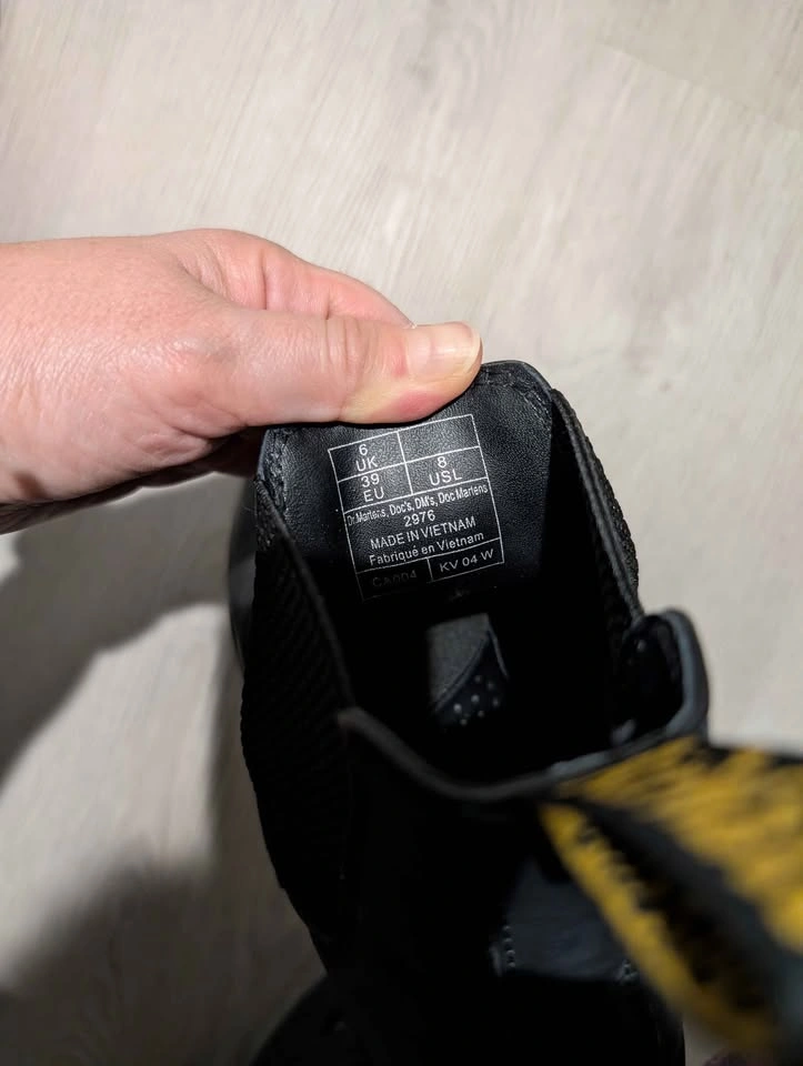Size 8 Dr Martens Chelsea Boots - photo 3