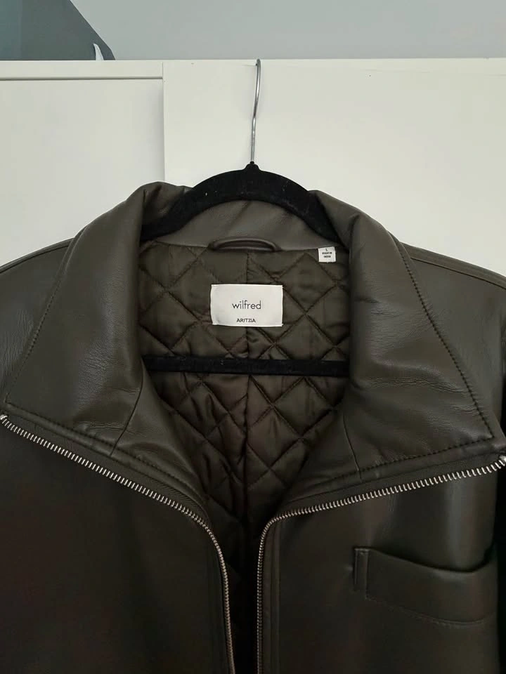 Aritzia Wilfred Josephine Bomber Jacket (UnReal Leather) – Dark - photo 3