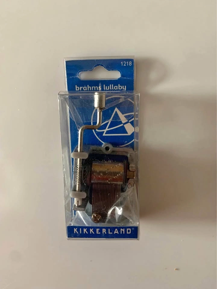 Crankshaft music box Brahms lullaby