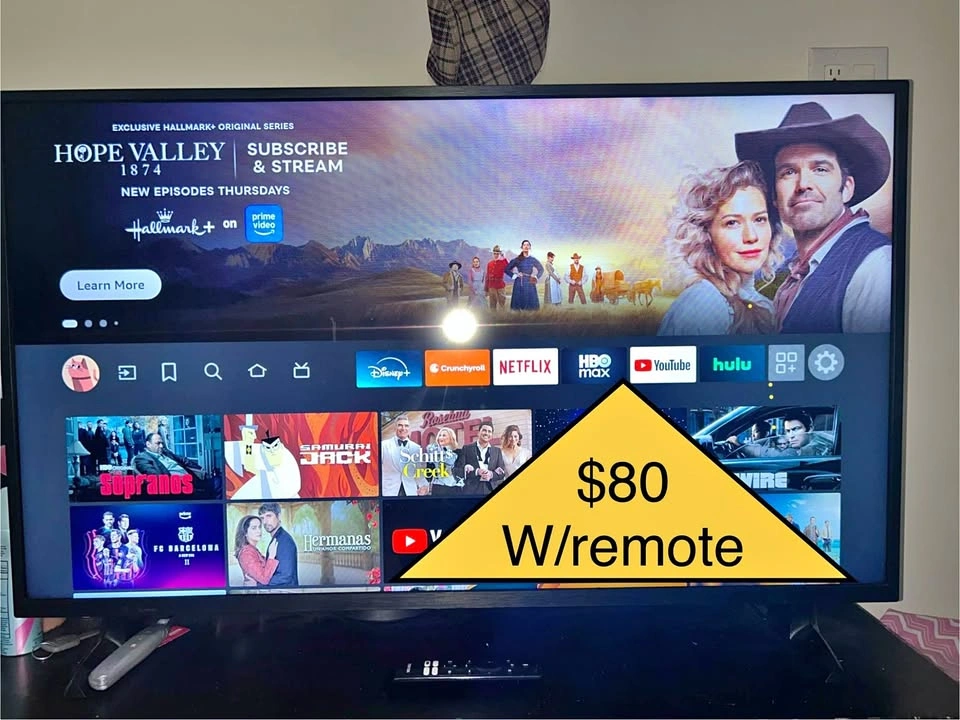 42’ INSIGNIA SMART TV W/ REMOTE