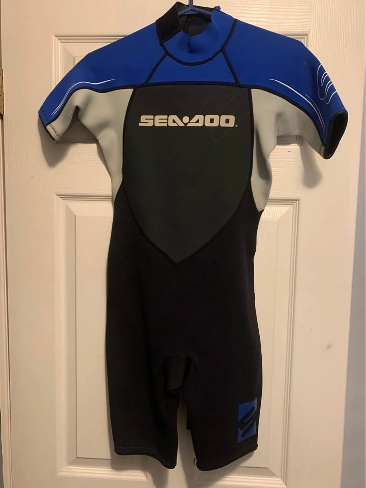 Wetsuit - kids size 12 - photo 2