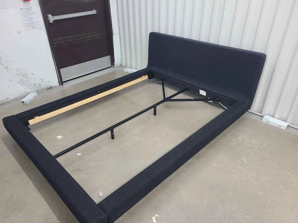 🇨🇦  CB2 Queen Bedframe with Beautyrest Mattress - photo 3