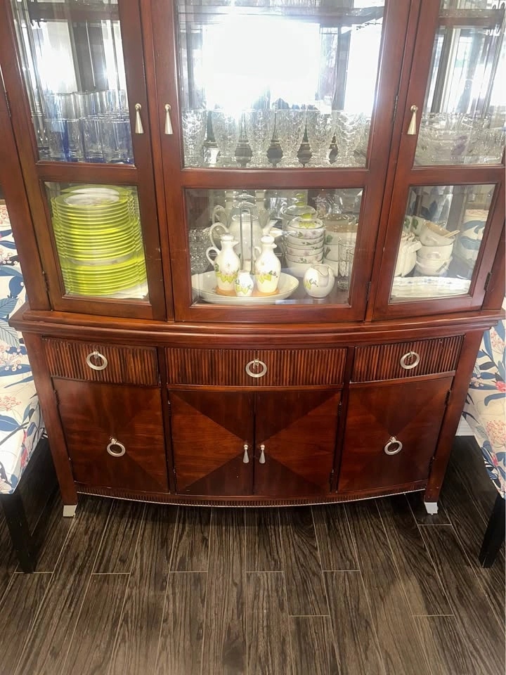 Solid Wood Curved Italian Cabinet / Hutch Elegant Display Piece - photo 2