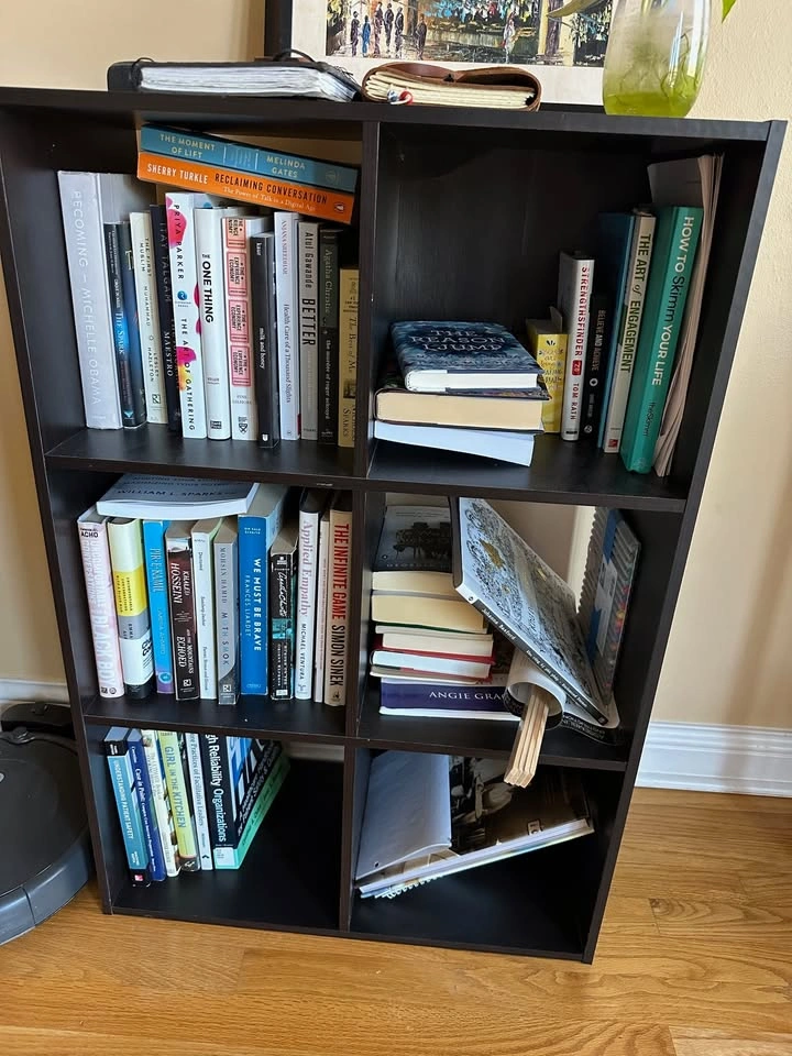 Wooden bookshelf - photo 2