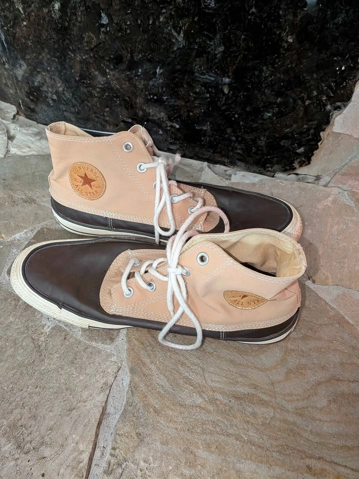 Converse High Tops - Brown/Beige