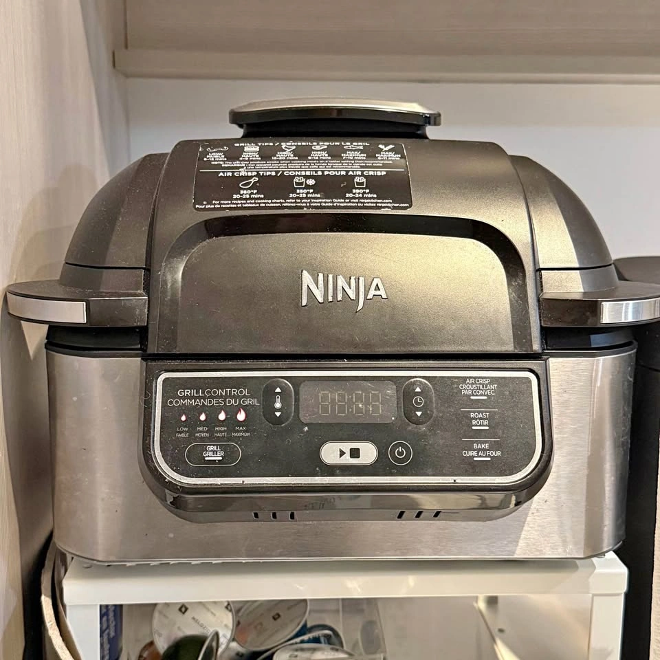 Ninja Air Fryer & 4in1 Indoor Grill with Roast, Bake