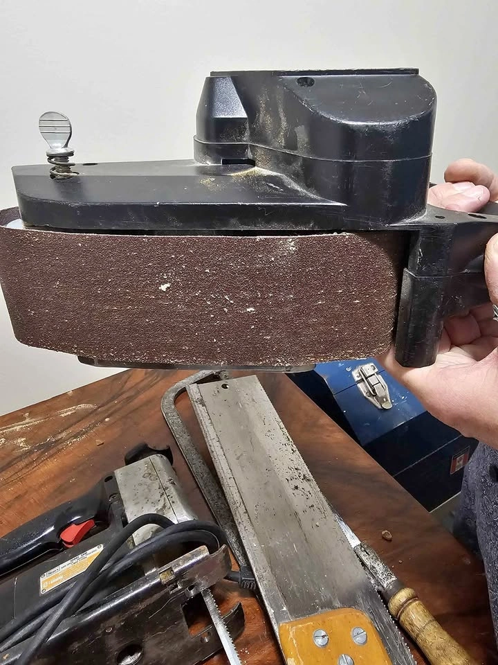 Belt sander electric