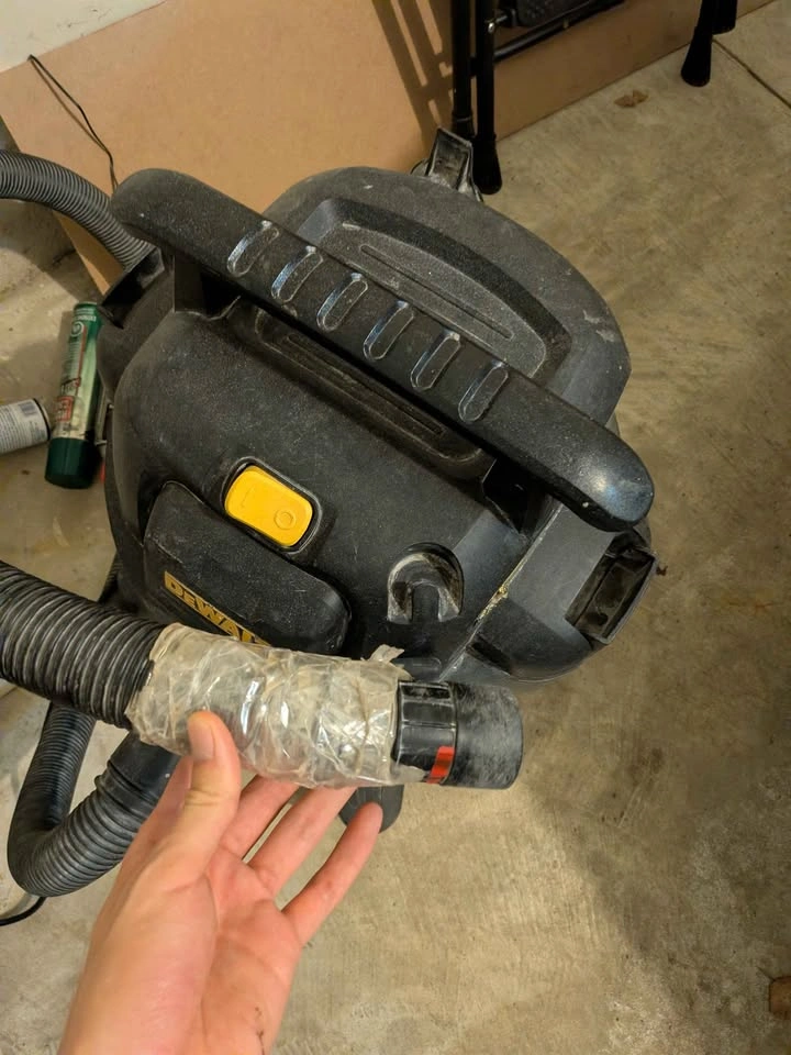 DeWALT 10-Gallon Stainless Steel Wet/Dry Vacuum - photo 2