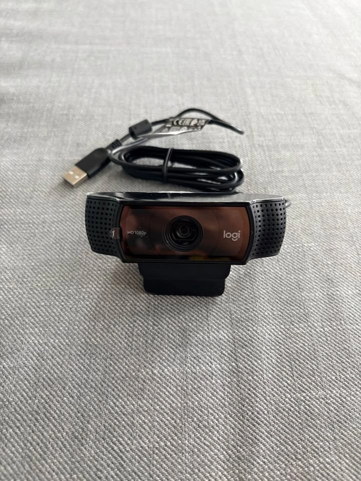 Logitech c920 Webcam Camera with lens cover - photo 3