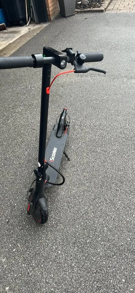iScooter i9 Electric Scooter – Great Condition, Smooth Ride - photo 3