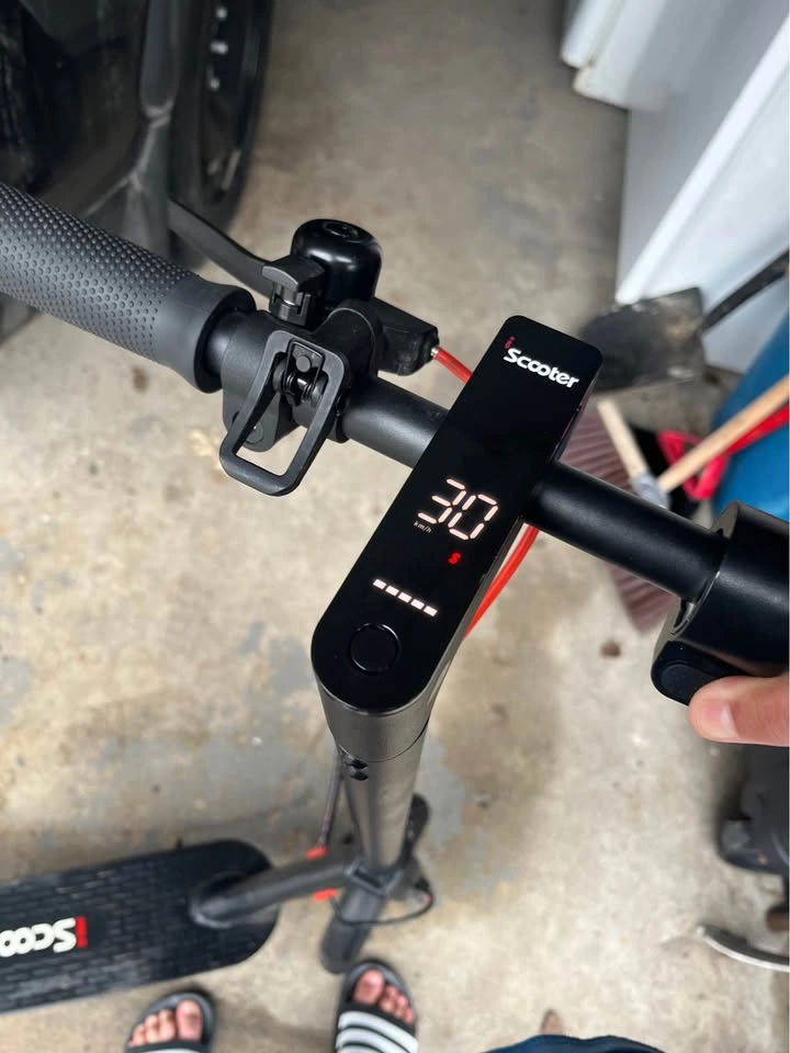 iScooter i9 Electric Scooter – Great Condition, Smooth Ride