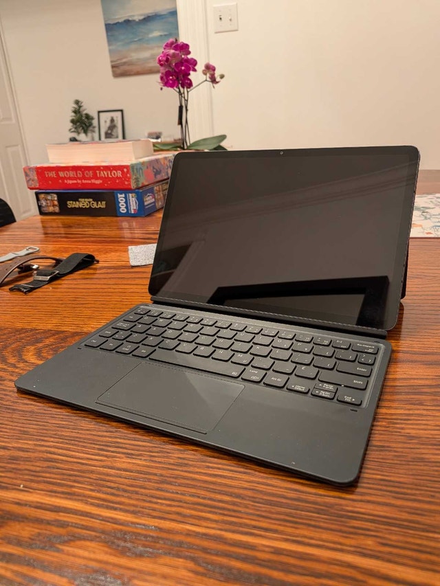 Samsung Galaxy Tab S7 w/ Official Keyboard Case