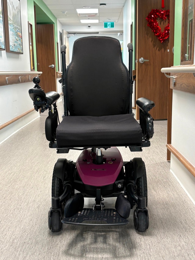 Pride Mobility Battery Powered Wheelchair - photo 2