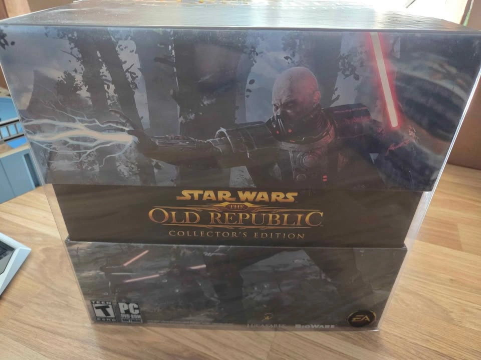 SWTOR Collectors Edition w/ Keyboard & Headset - photo 2