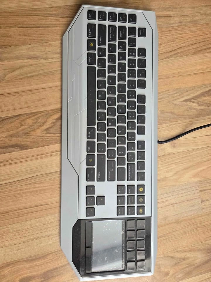 SWTOR Collectors Edition w/ Keyboard & Headset - photo 4