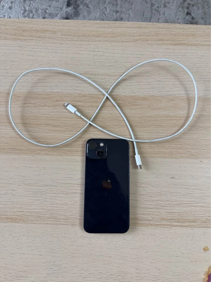 iPhone 13 Midnight Black (Unlocked) w/ Charger & Case - photo 3