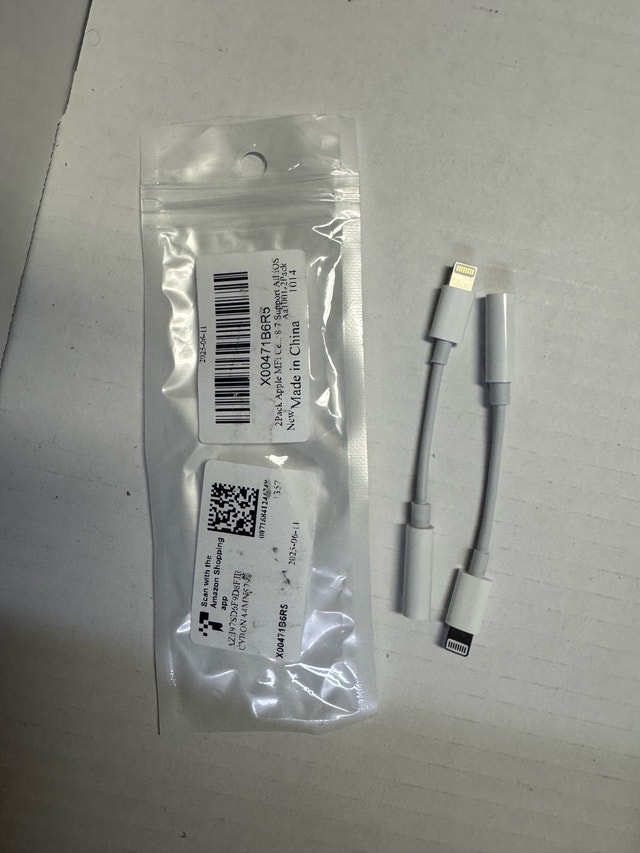 Lightning to 3.5mm Headphone Jack Adapter 2pack - photo 3