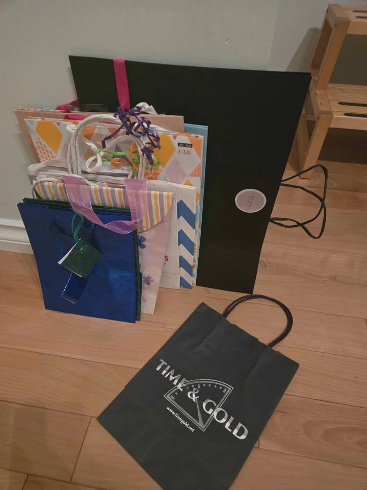 Gift Bags and Boxes - All Occasions - photo 2