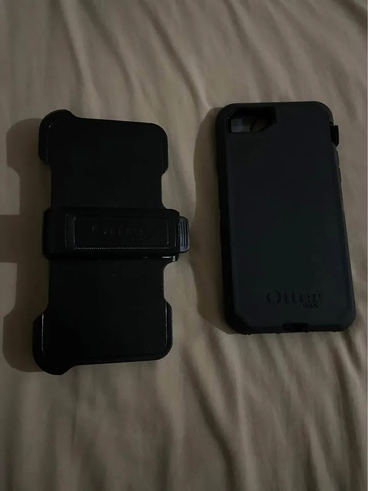 Selling Brand new iPhone 8 defender series case image indicator(2)