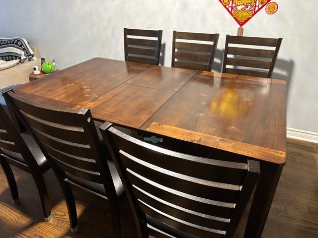 Hardwood 7-Piece Extendable Dining Set