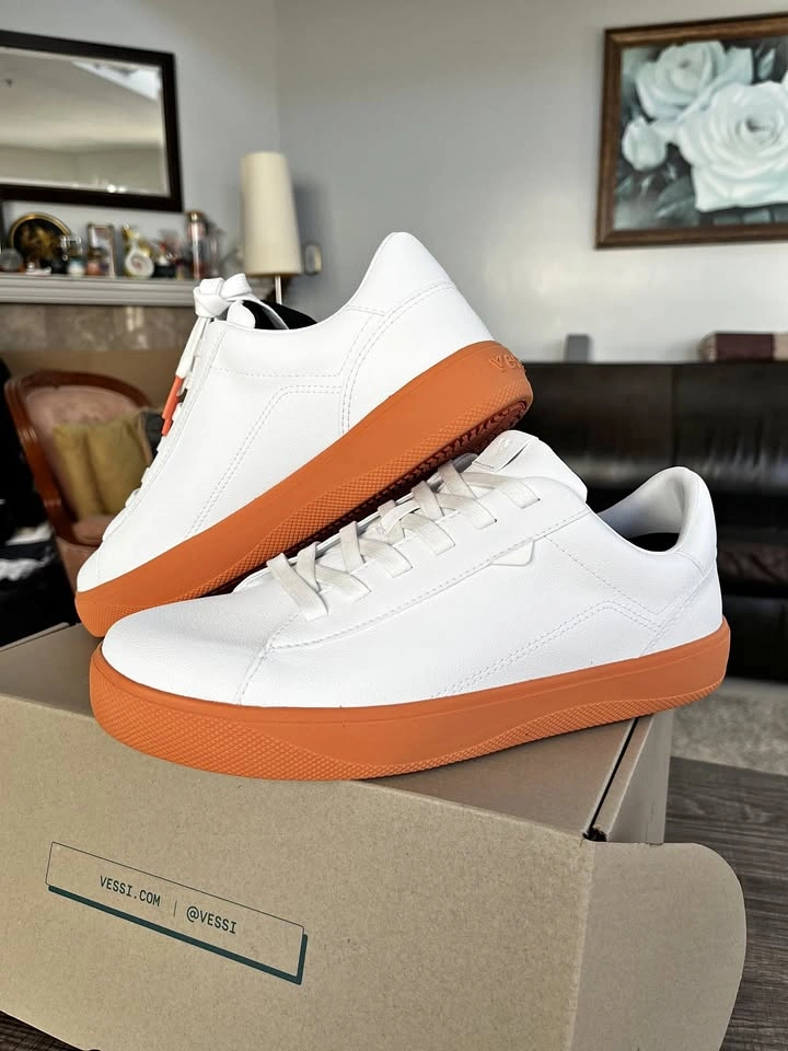 VESSI Soho Sneaker 2 White Leather Shoes - Men's 9 - New