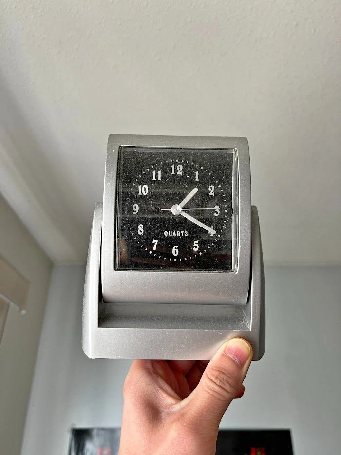 Desk Clock Analog (AA powered)