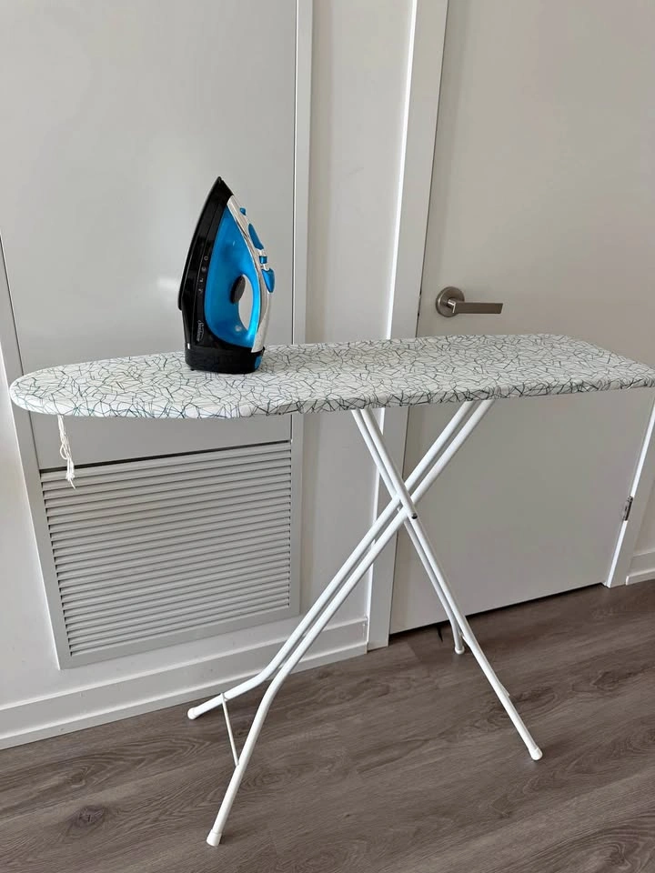 Iron + Ironing board set