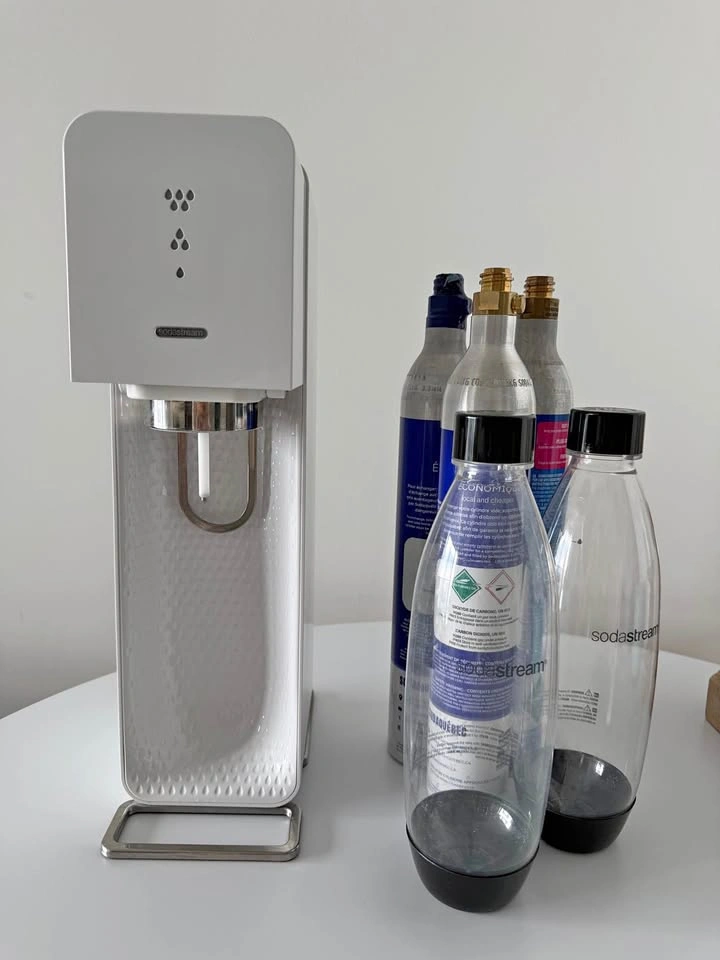 SodaStream Set with CO2 Cylinder and Bottles