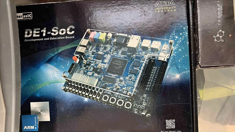 DE1 SoC Board with RFS Expansion Card