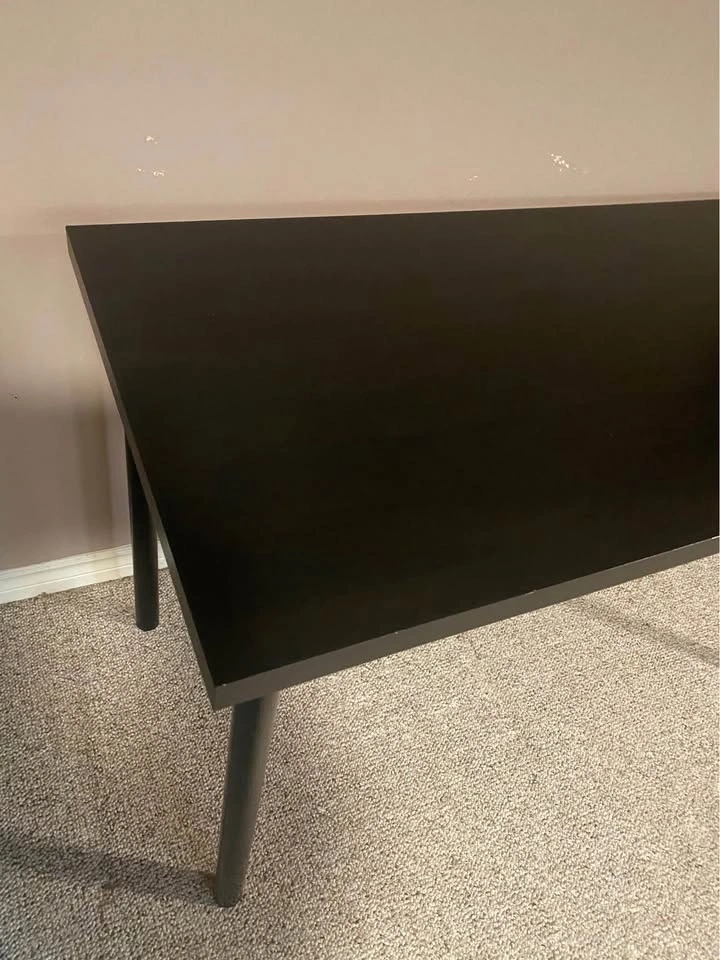 Small IKEA Desk - photo 2