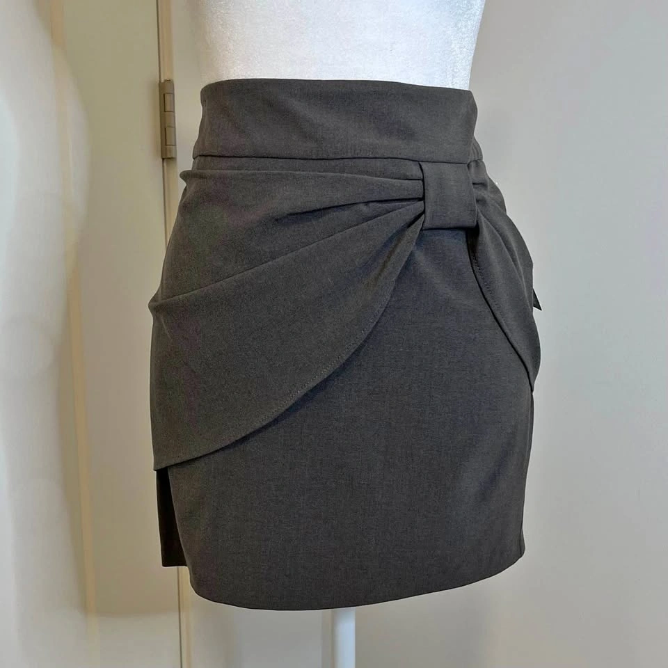 SIMONS TWIK Grey Mini Skirt NWT - Size M