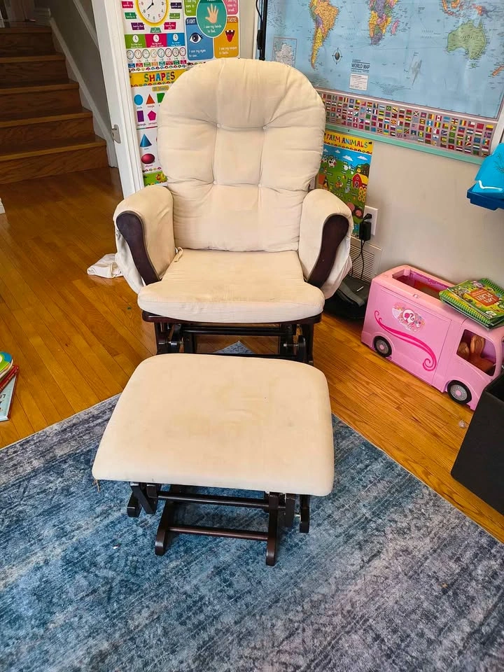 Gliding rocking chair and ottoman - photo 2