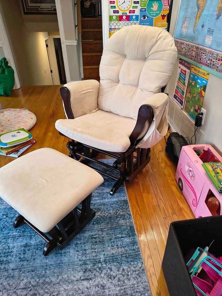 Gliding rocking chair and ottoman - photo 3