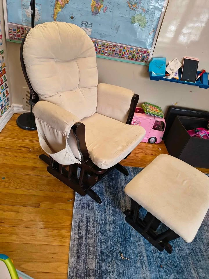 Gliding rocking chair and ottoman - photo 4