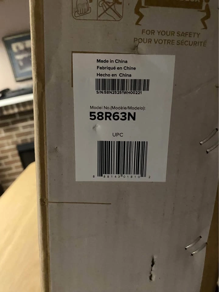 (BNIB)58” Hisense 4K UHD Roku TV (Delivery Available) - photo 2