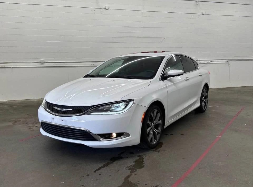 2016 Chrysler 200 FWD