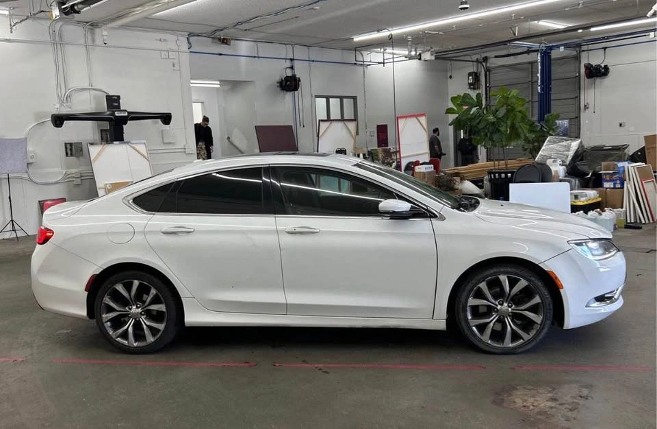 2016 Chrysler 200 FWD - photo 4