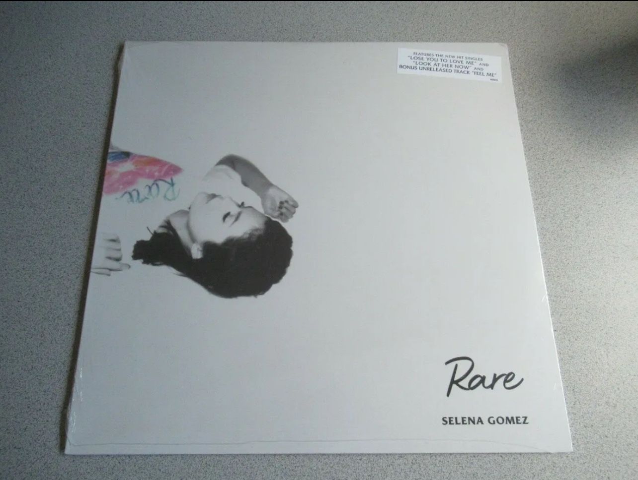 Selena Gomez Signed Autographed 12x12 Album Vinyl Rare - photo 3