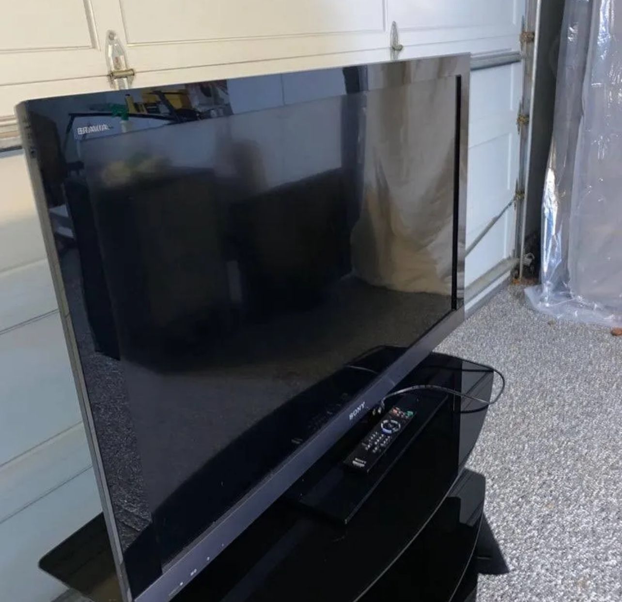 46 inch Sony Bravia BX-420 TV - Excellent Condition - photo 3